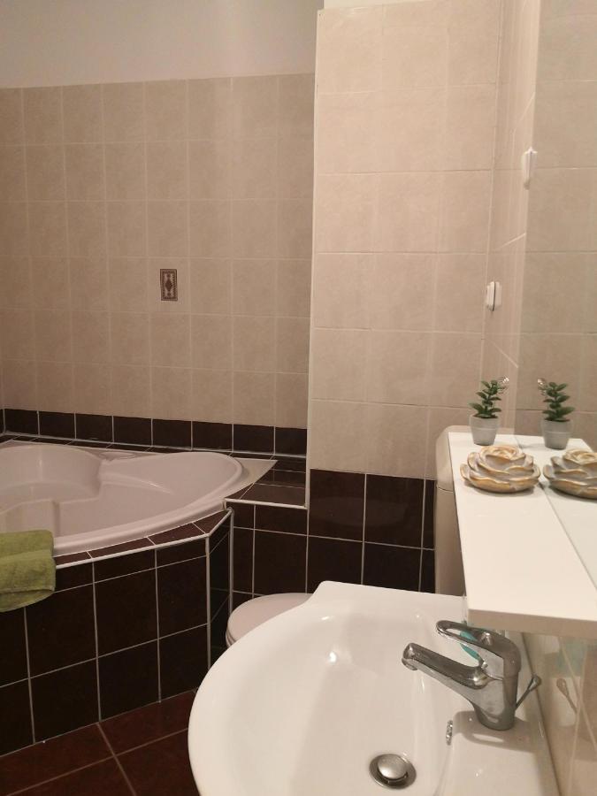 Oasis Apartman แซแก็ด ภายนอก รูปภาพ
